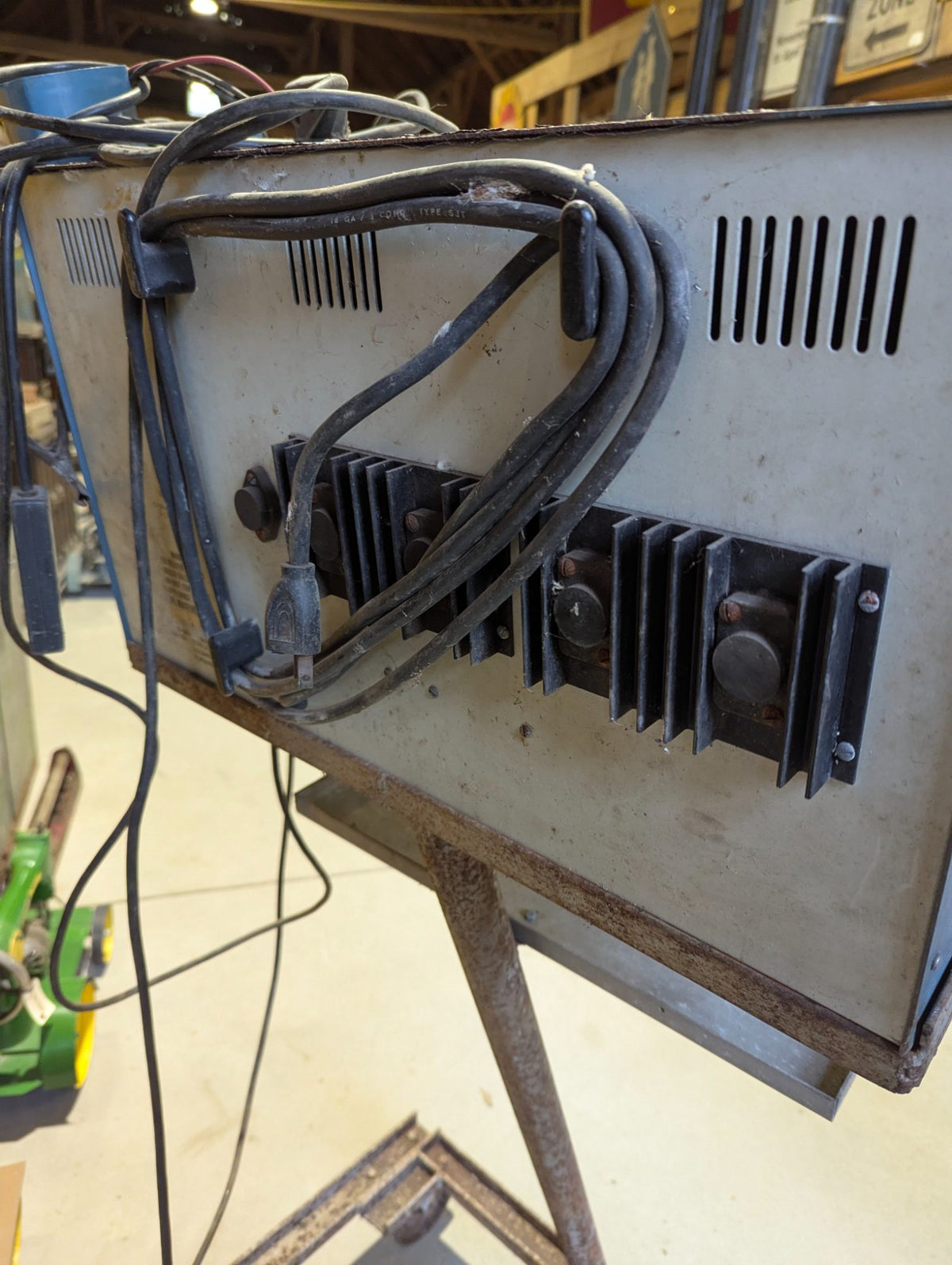 Vintage Heathkit Model CO-2600 Deluxe Ignition Analyzer on Stand - Blown Fuse