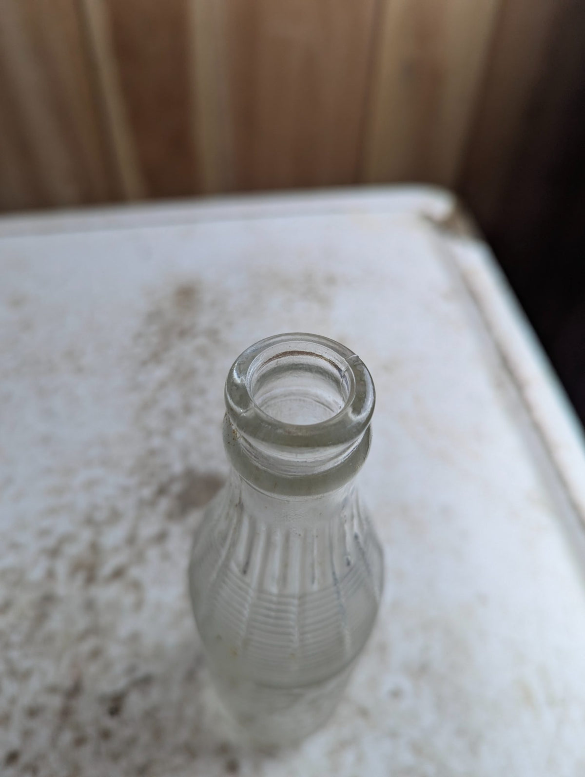 1930s Brown's Delicious Beverages Clear Embossed Glass 6.5oz Soda Bottle