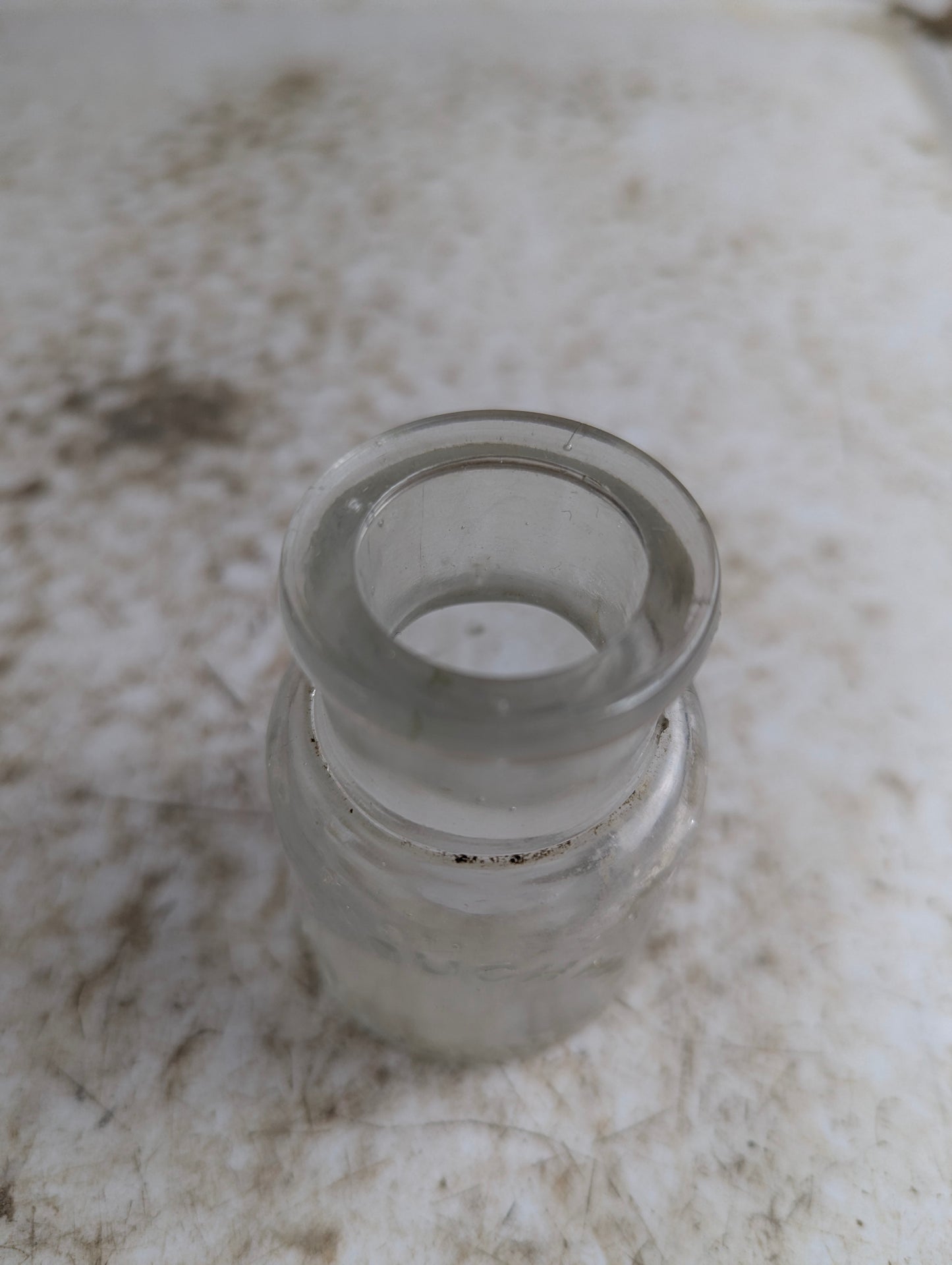 19th Century Chesebrough Mfg Vaseline Clear Glass Jar. - view 5