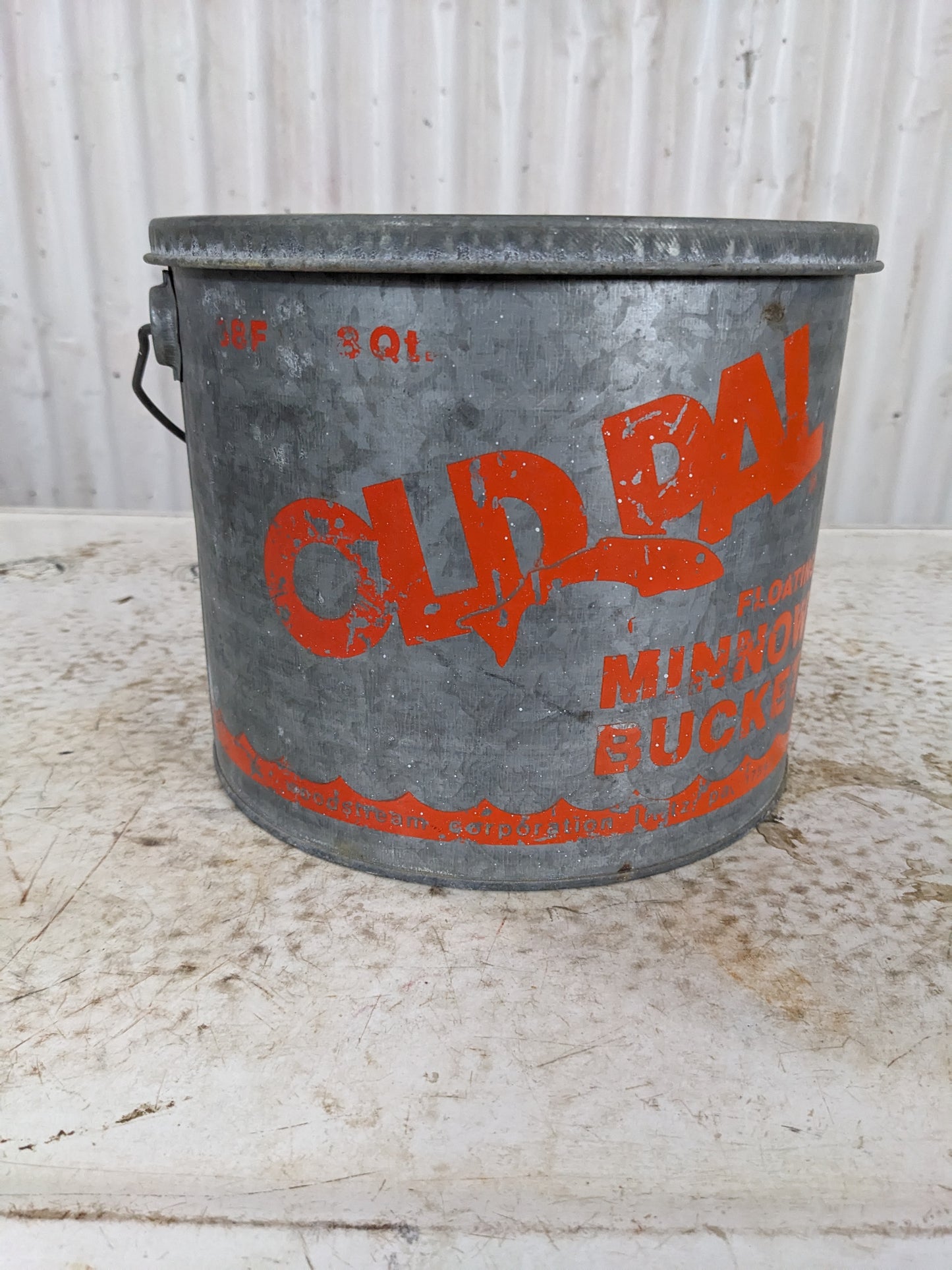 Old Pal 8 Qt. Galvanized Floating Minnow Bucket