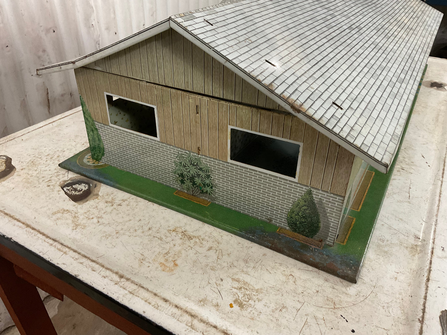 Vintage Metal Doll House