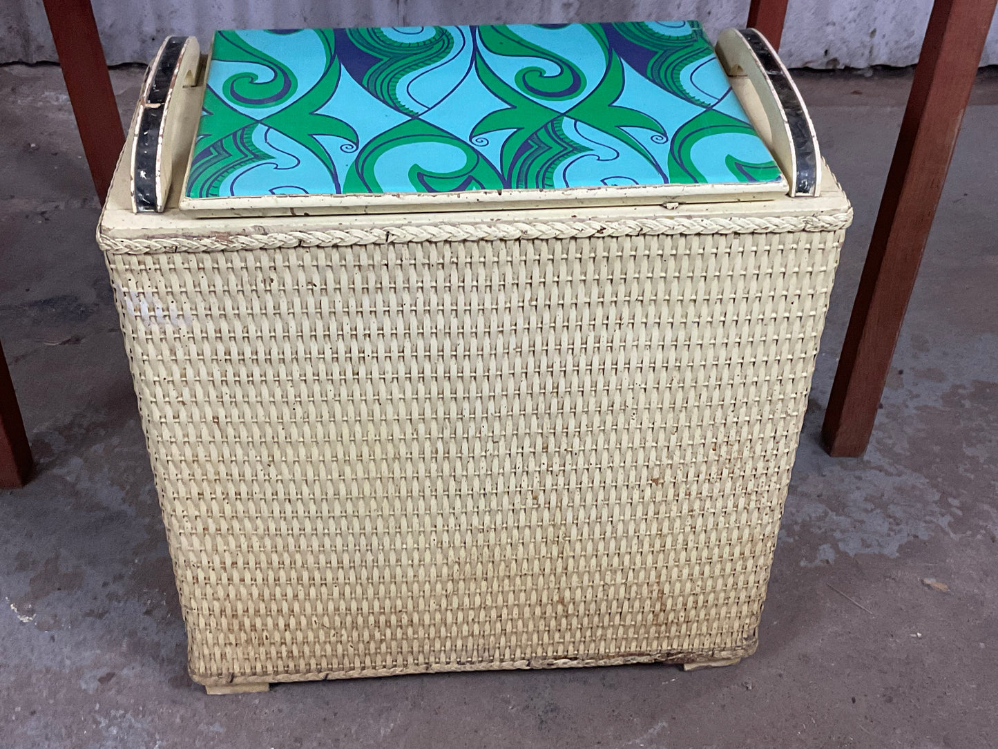 Retro Clothes Hamper