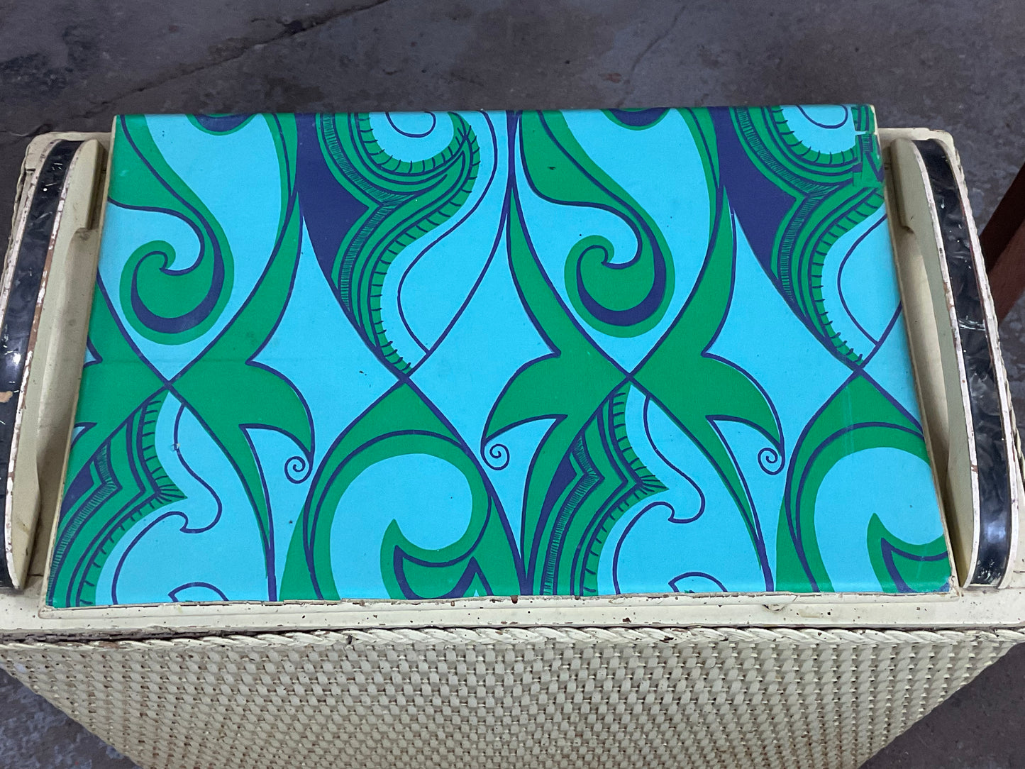 Retro Clothes Hamper