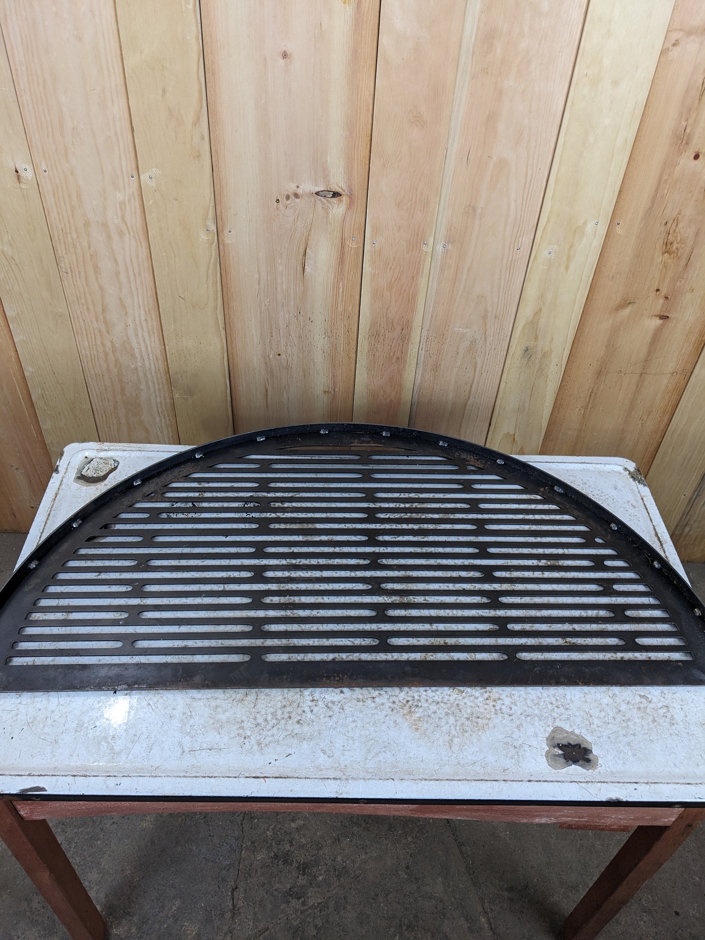 Metal Semi Circle Platform