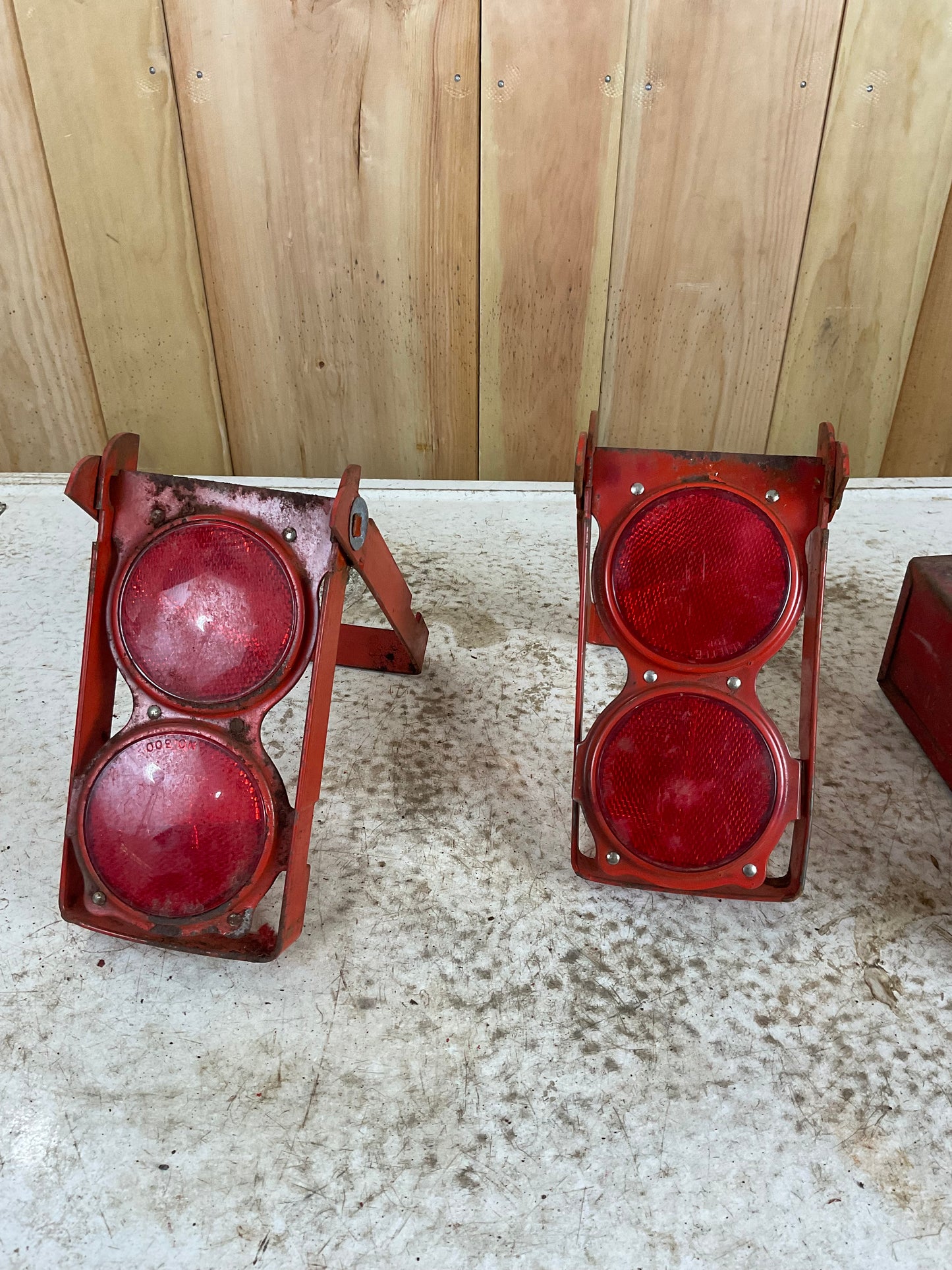 2 Roadside Safety Reflectors in Original Metal Box