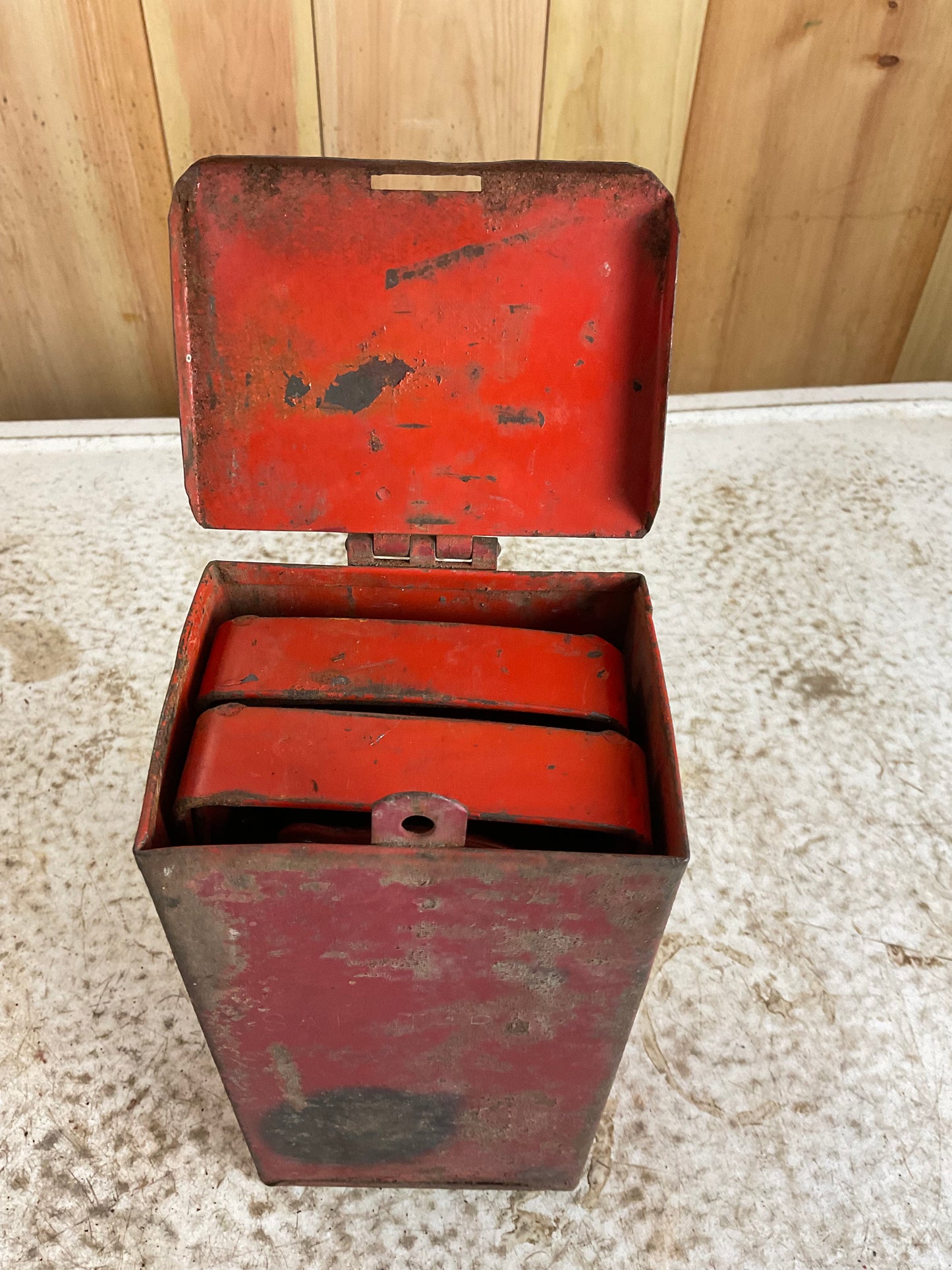 2 Roadside Safety Reflectors in Original Metal Box