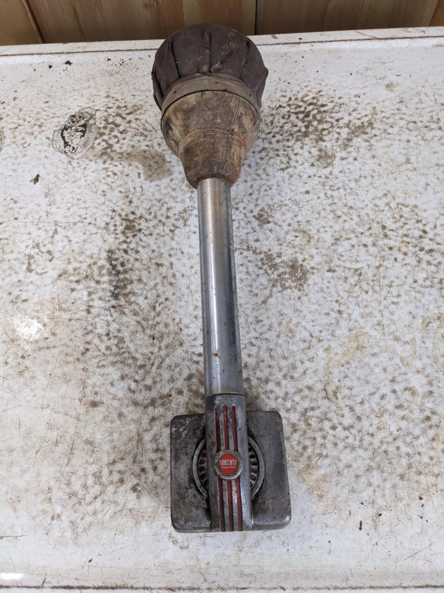Vintage Roberts Made Rite Carpet Stretcher Kicker