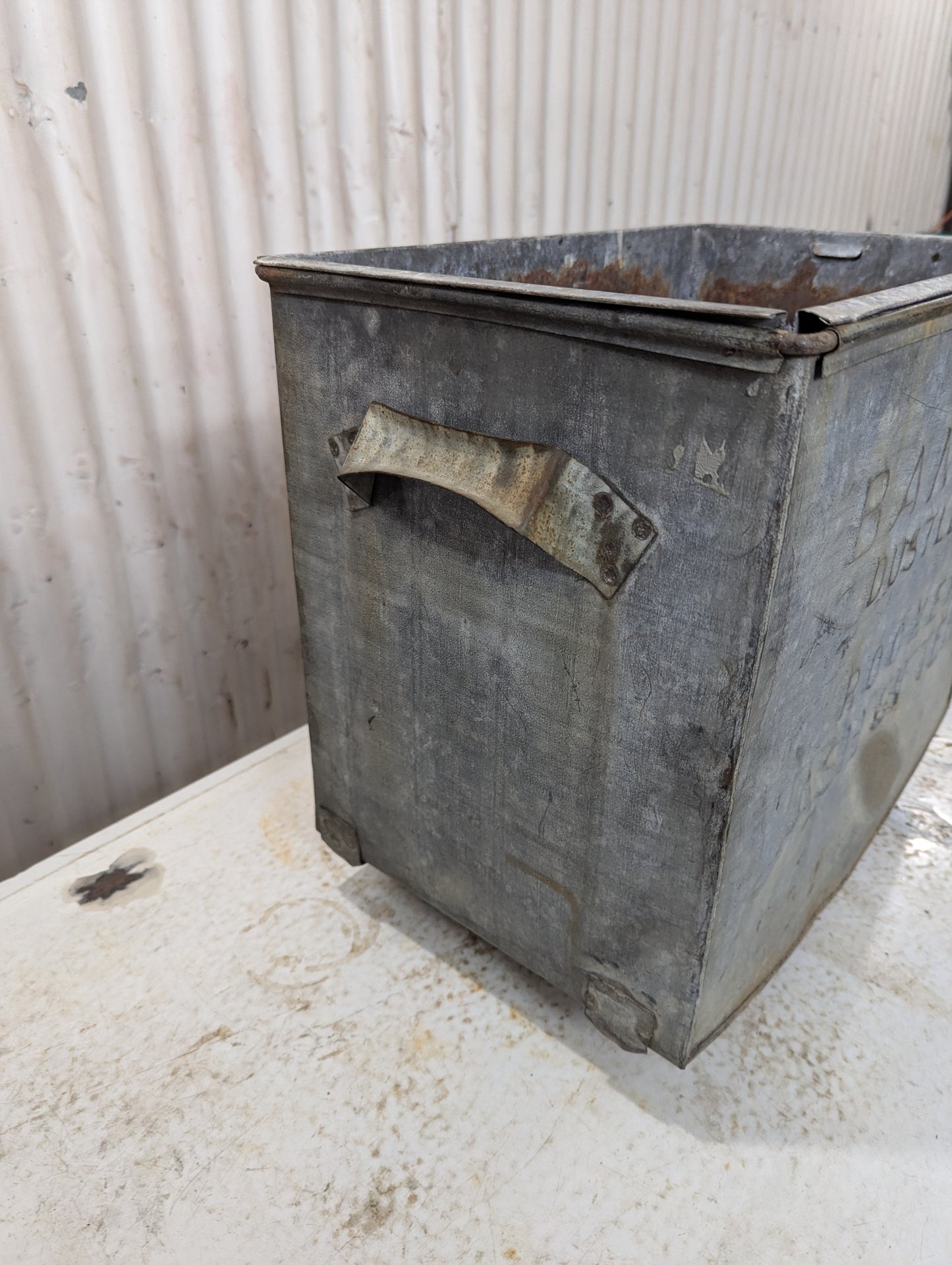 Vintage Banner Dustless Rocker Ash Sifter