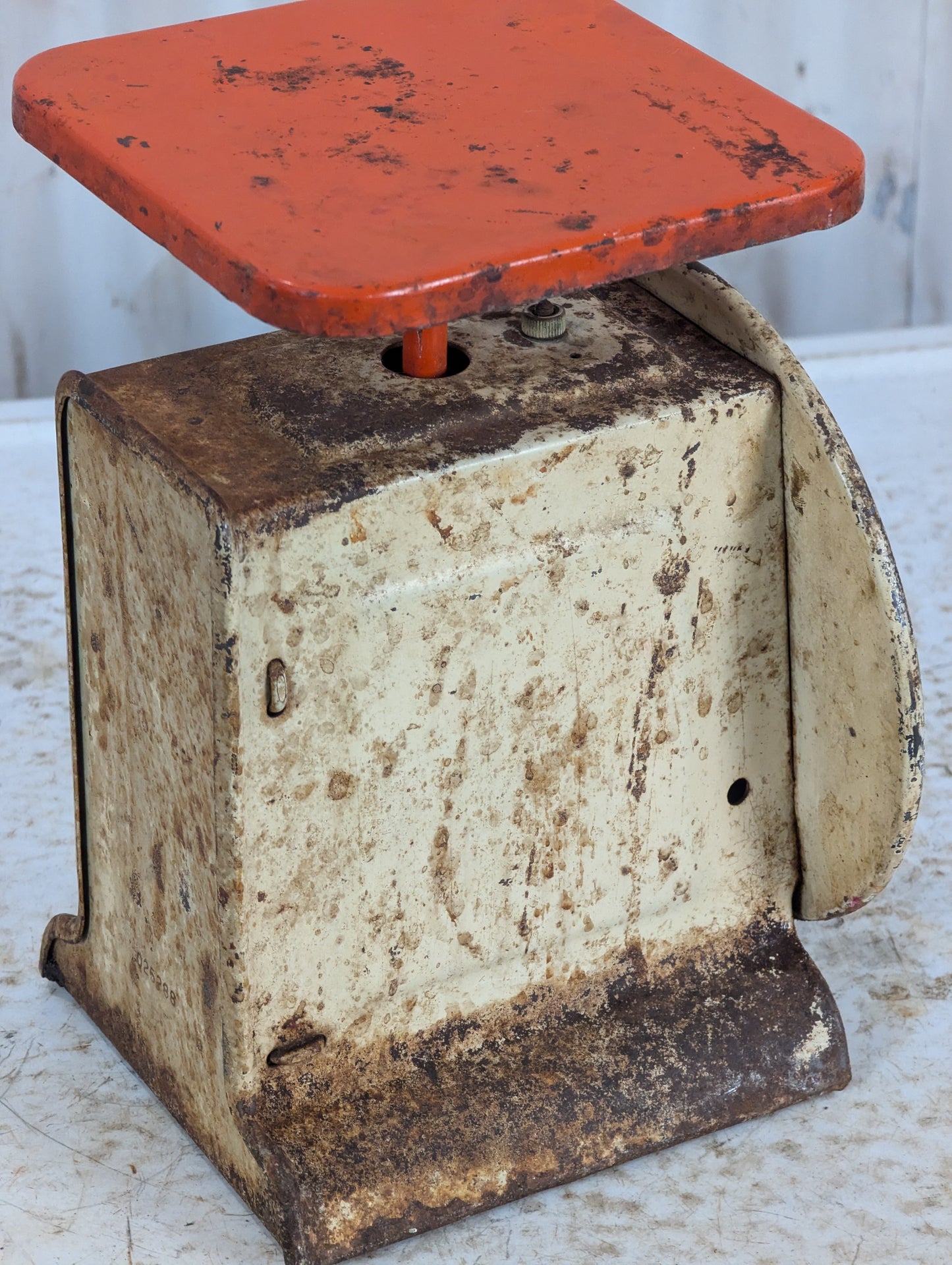 Vintage Way Rite Metal Household Scale