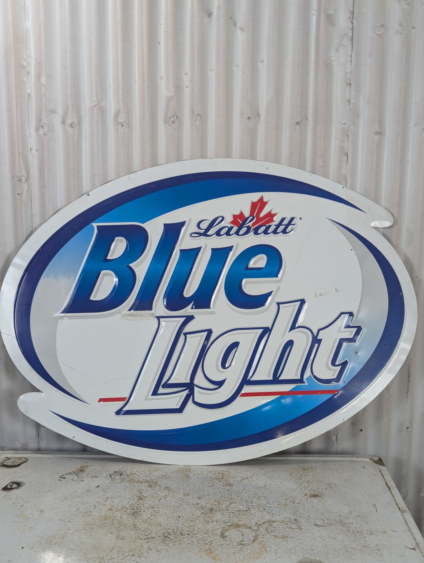 Metal Labatt Blue Light Sign
