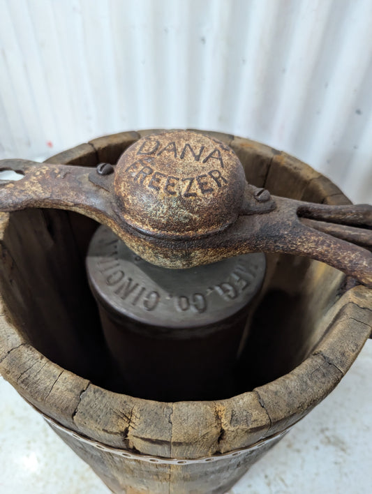 Antique Peerless Dana 2 Quart Ice Cream Maker Freezer