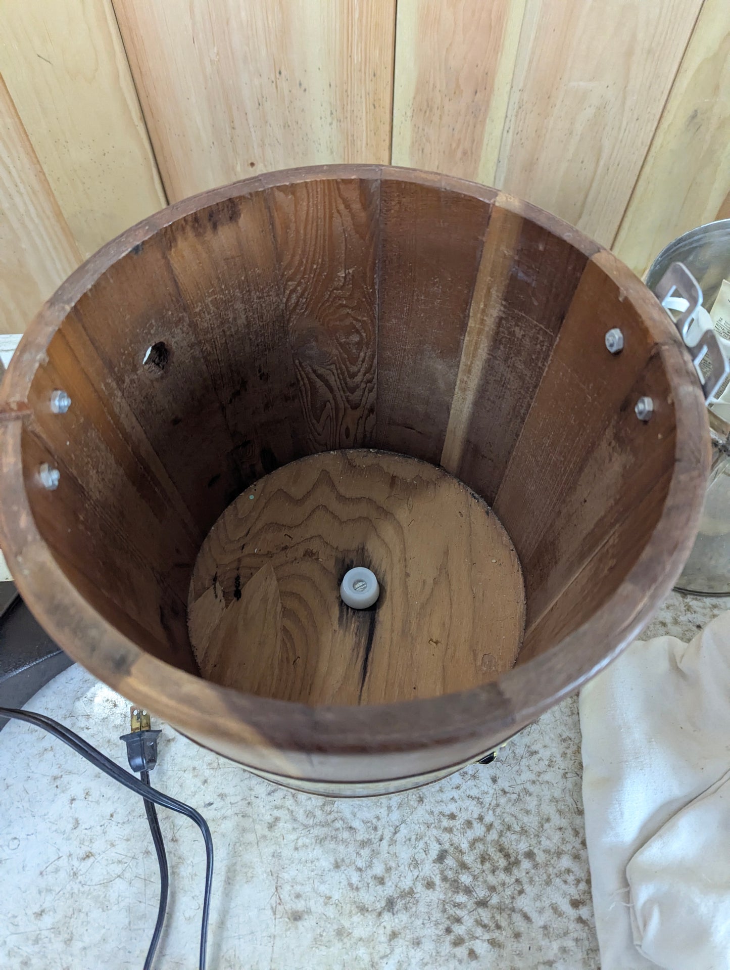 Vintage RCW Richmond Cedar Works 5-quart Ice Cream Maker