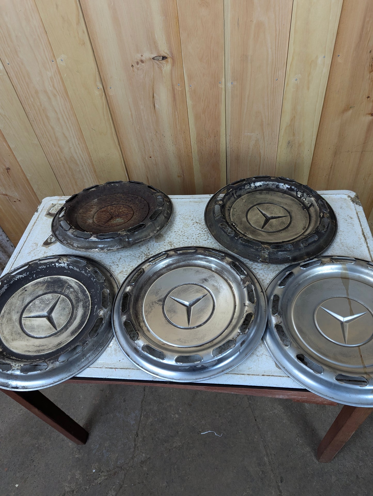 Mercedes Benz W123 Hubcaps