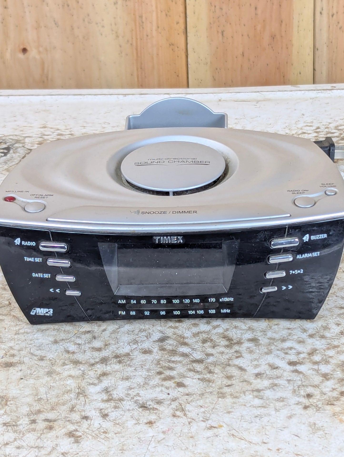 Timex T435B Alarm Clock Radio with Line In