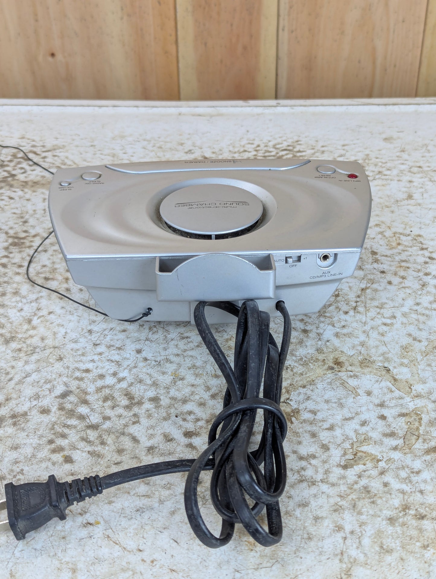 Timex T435B Alarm Clock Radio with Line In