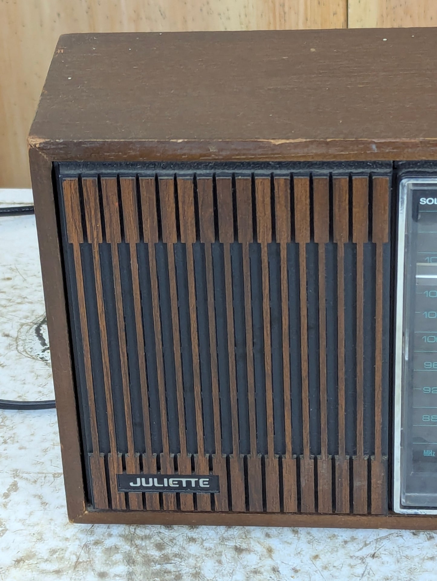 Vintage Juliette Model FR12-66 Solid State Table Radio