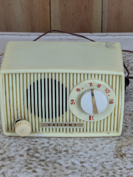 1950’s Valiant Tube Radio
