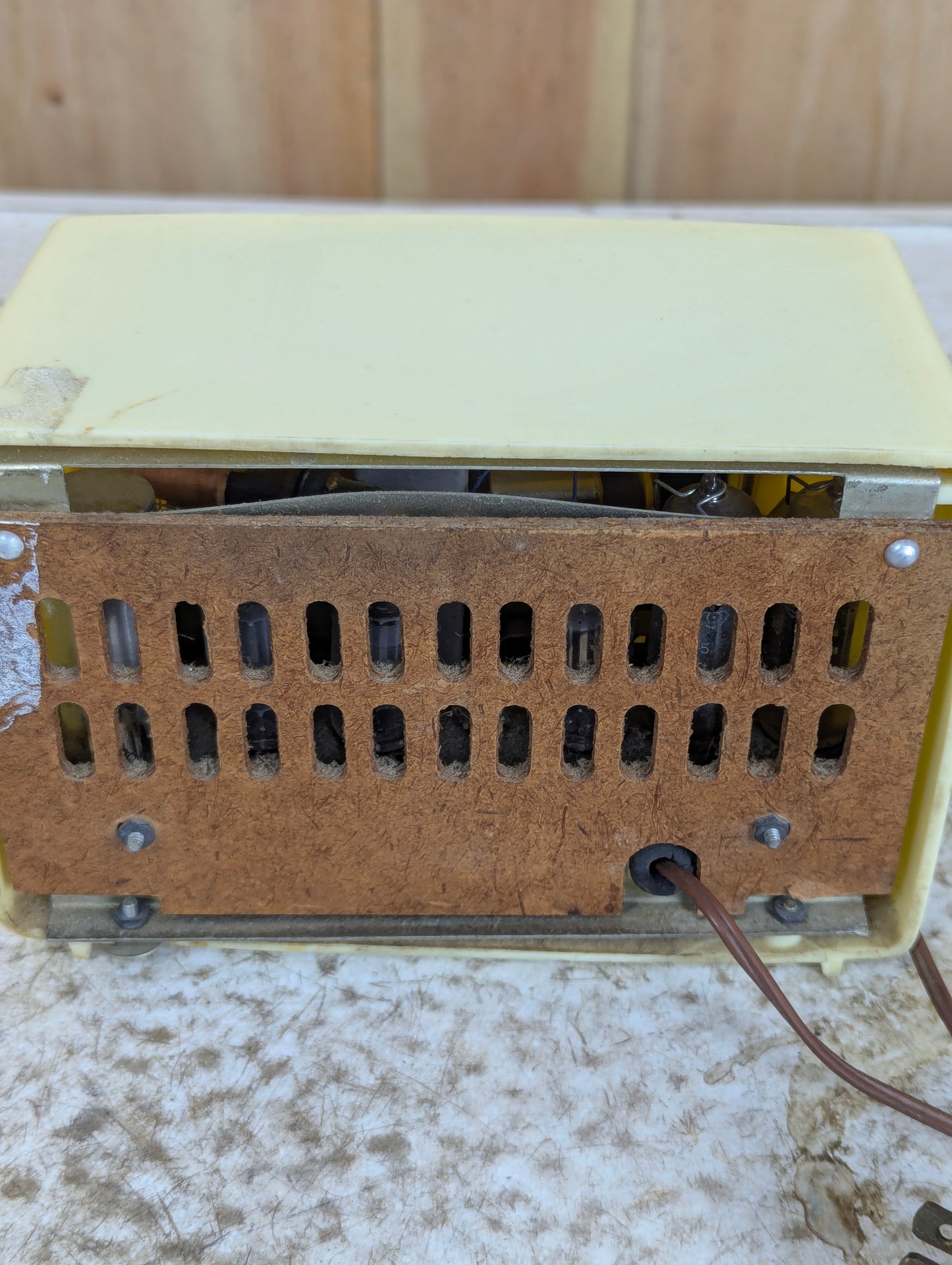 1950’s Valiant Tube Radio