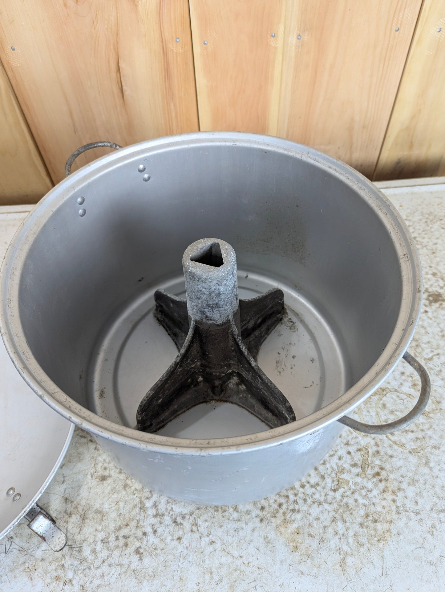 Vintage GE Aluminum Pot with Lid for Washing Machine