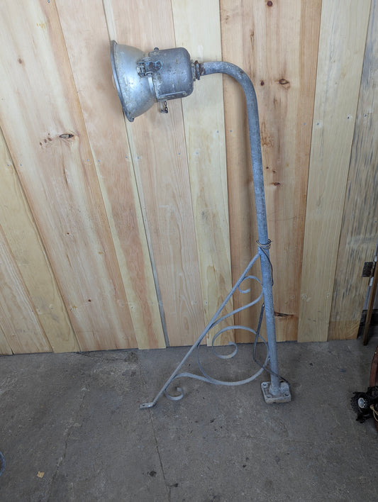 Industrial Cast Aluminum Street Lighting Bracket with Shade