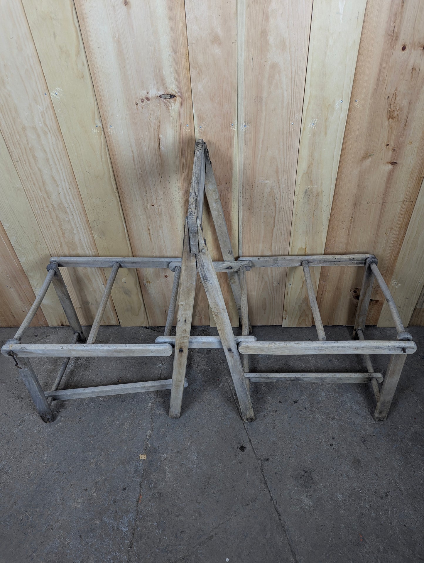 Antique Wooden Foldable Washtub Stand