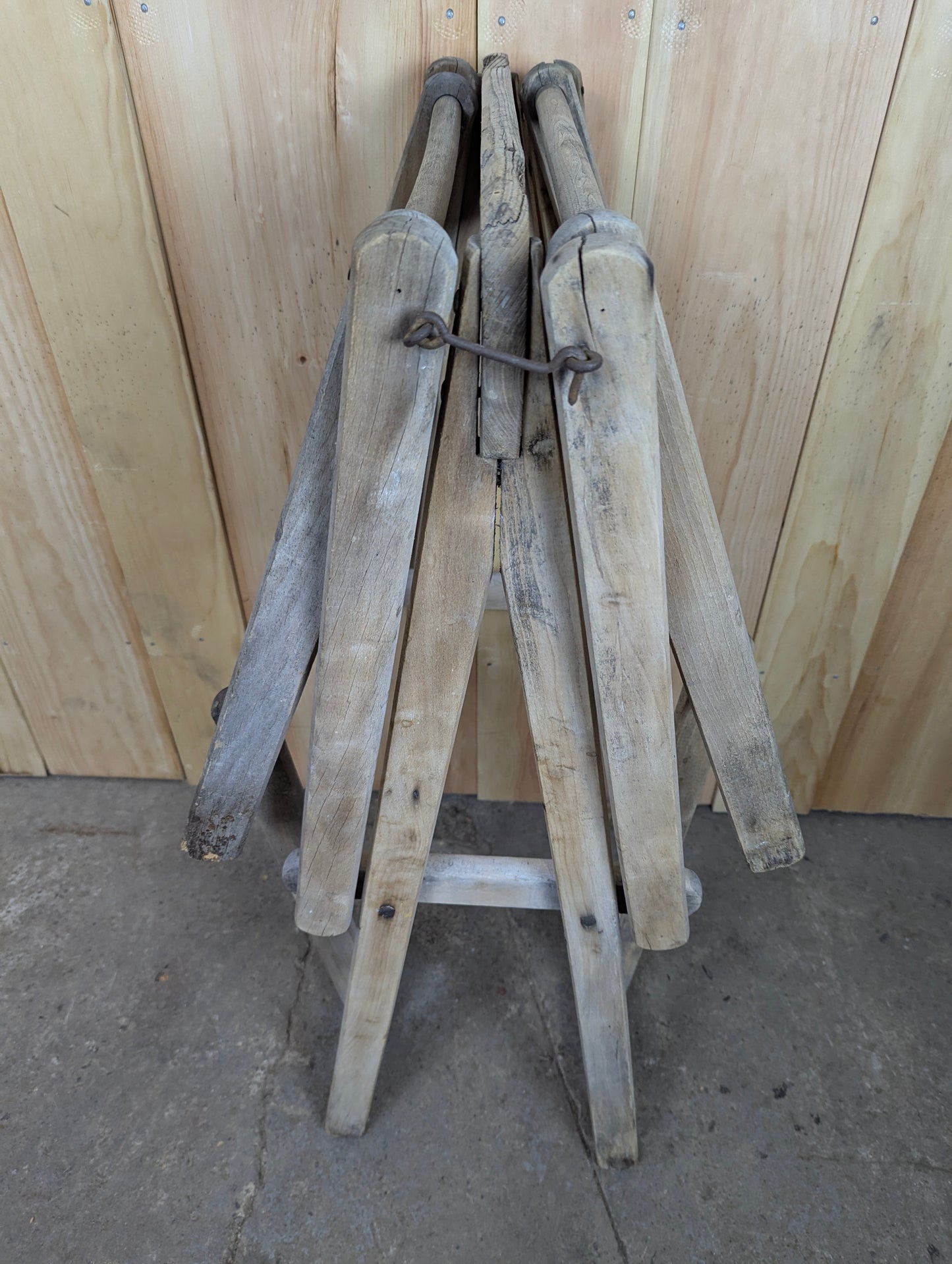 Antique Wooden Foldable Washtub Stand