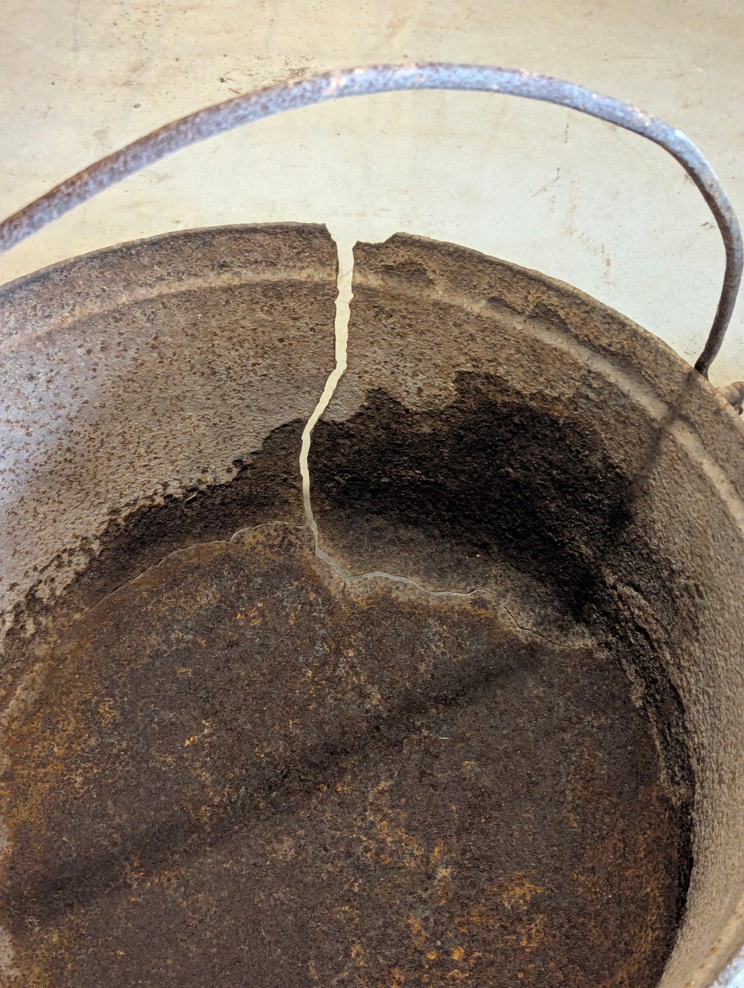 Antique Cracked 40 Gallon Cast Iron Syrup Pot Kettle