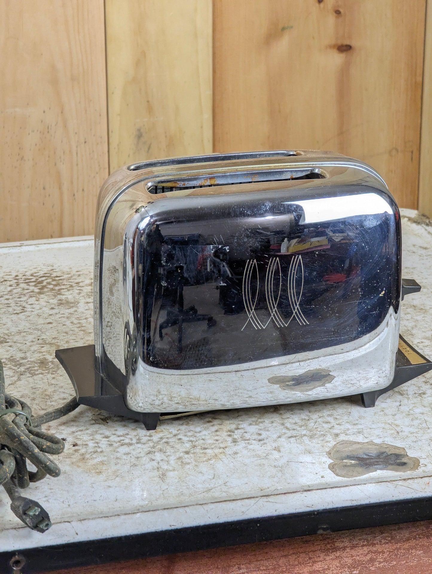 Vintage 1950s Toastmaster Toaster Model 1B24