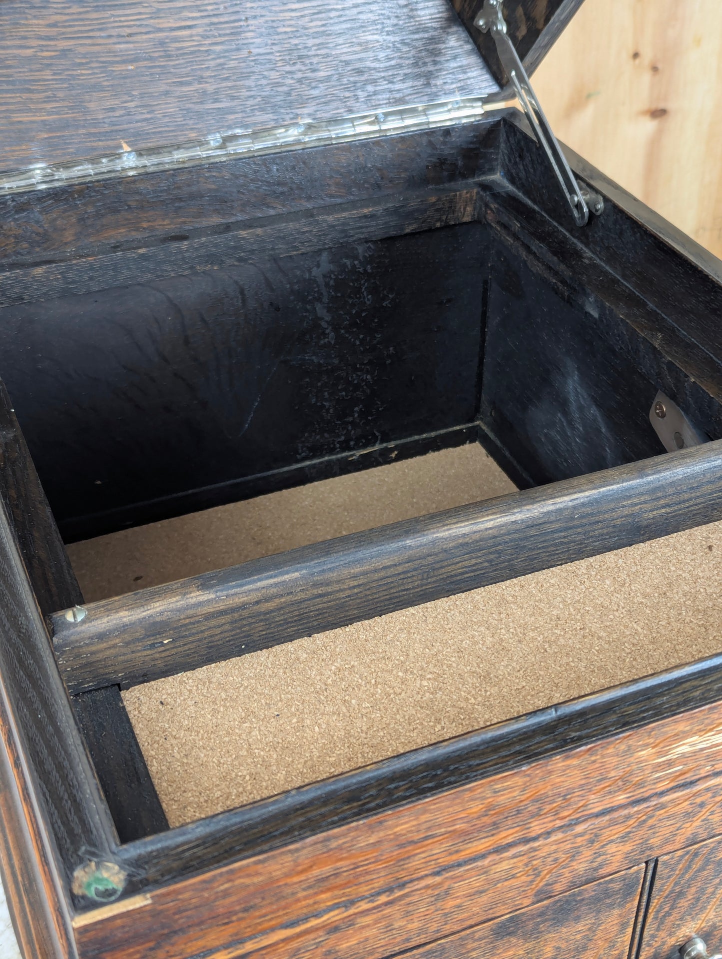 Antique 1916 Victrola Phonograph Case Liquor Cabinet Bar