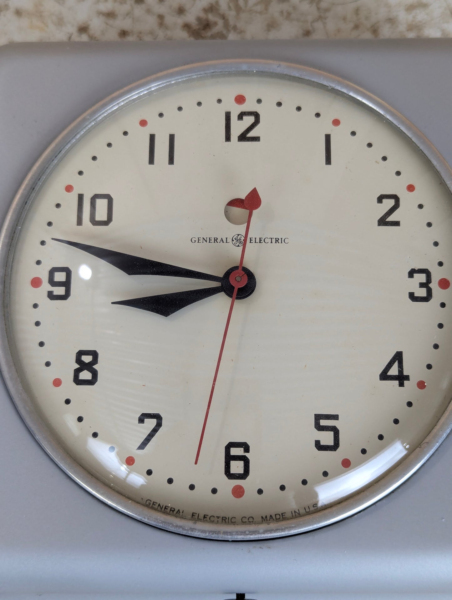 Vintage 1940’s General Electric Wall Clock Model 2H08