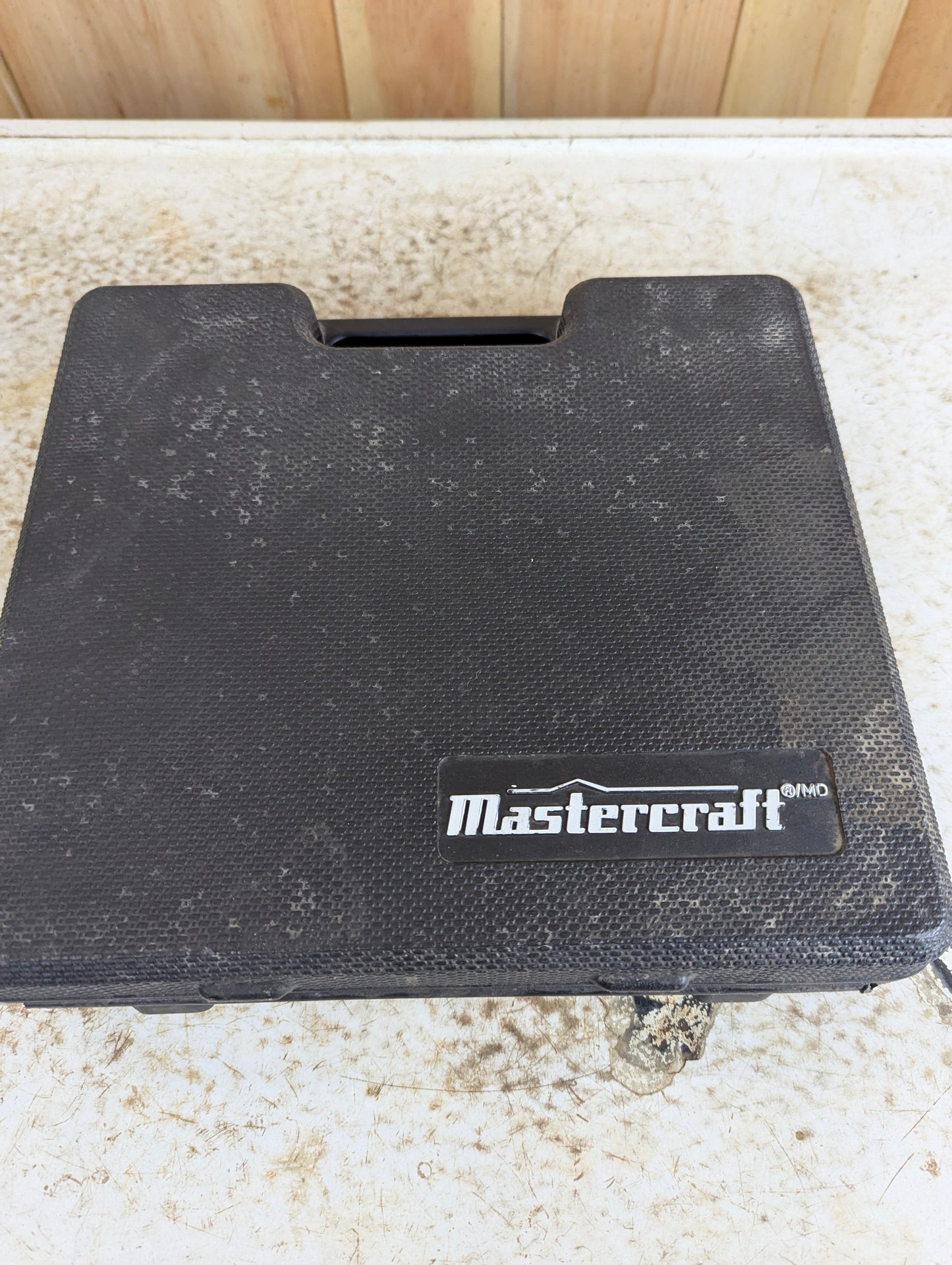 Mastercraft 18 Gauge 2-in-1 Air Powered Nailer in Box