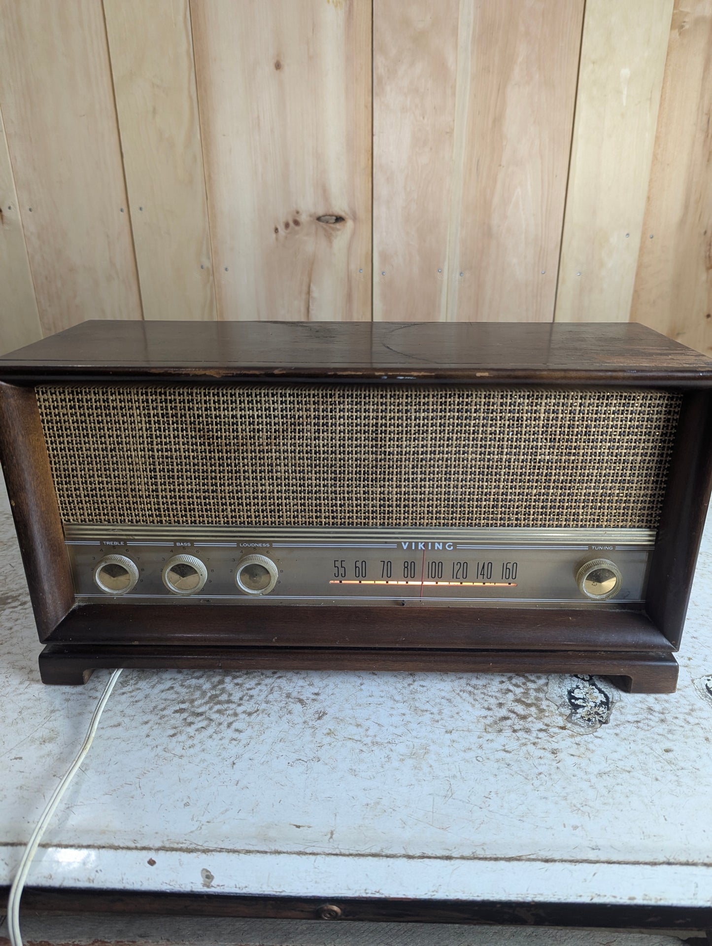 1954 Viking Tube AM Radio Model RM370