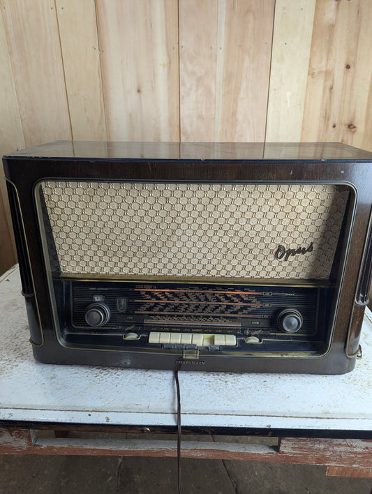 1950’s Vintage Telefunken Opus 7 Tube Radio - Works, but Needs Servicing