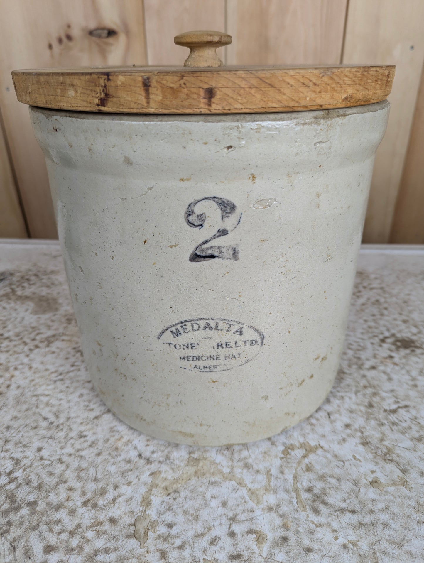 Medalta #2 Crock with Lid