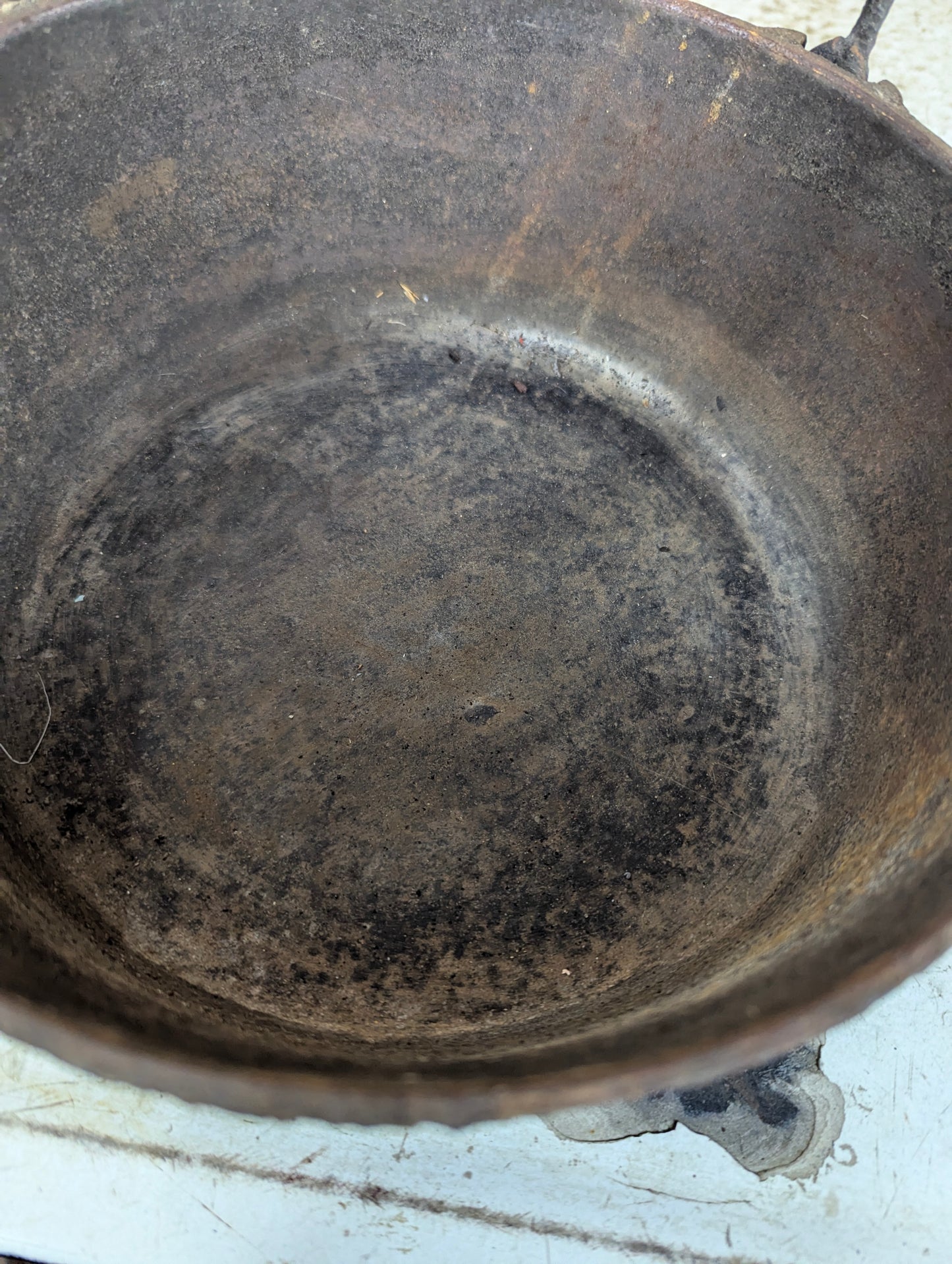 Vintage 10” Cast Iron Pot