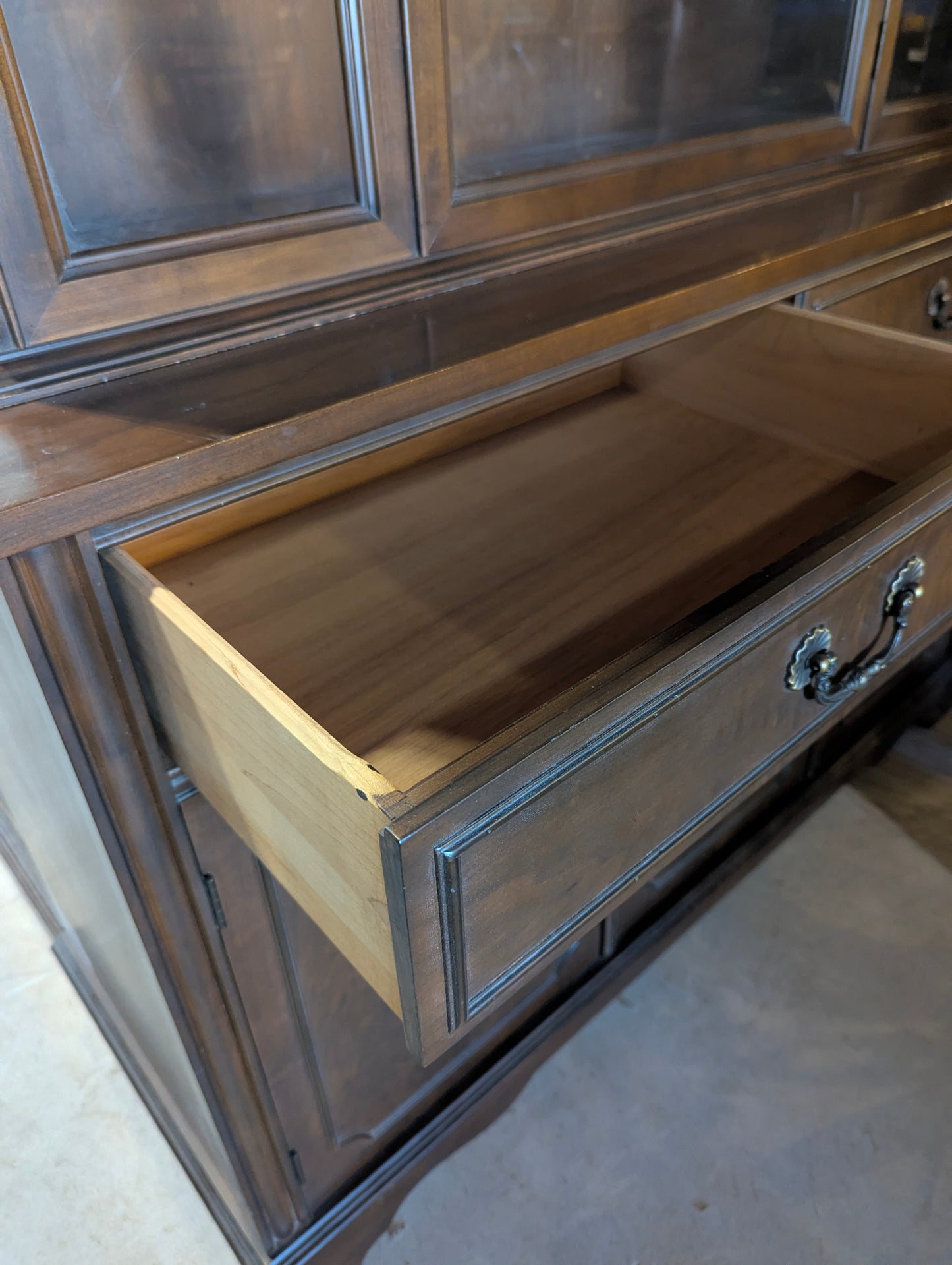 Knechtel Buffet & Hutch