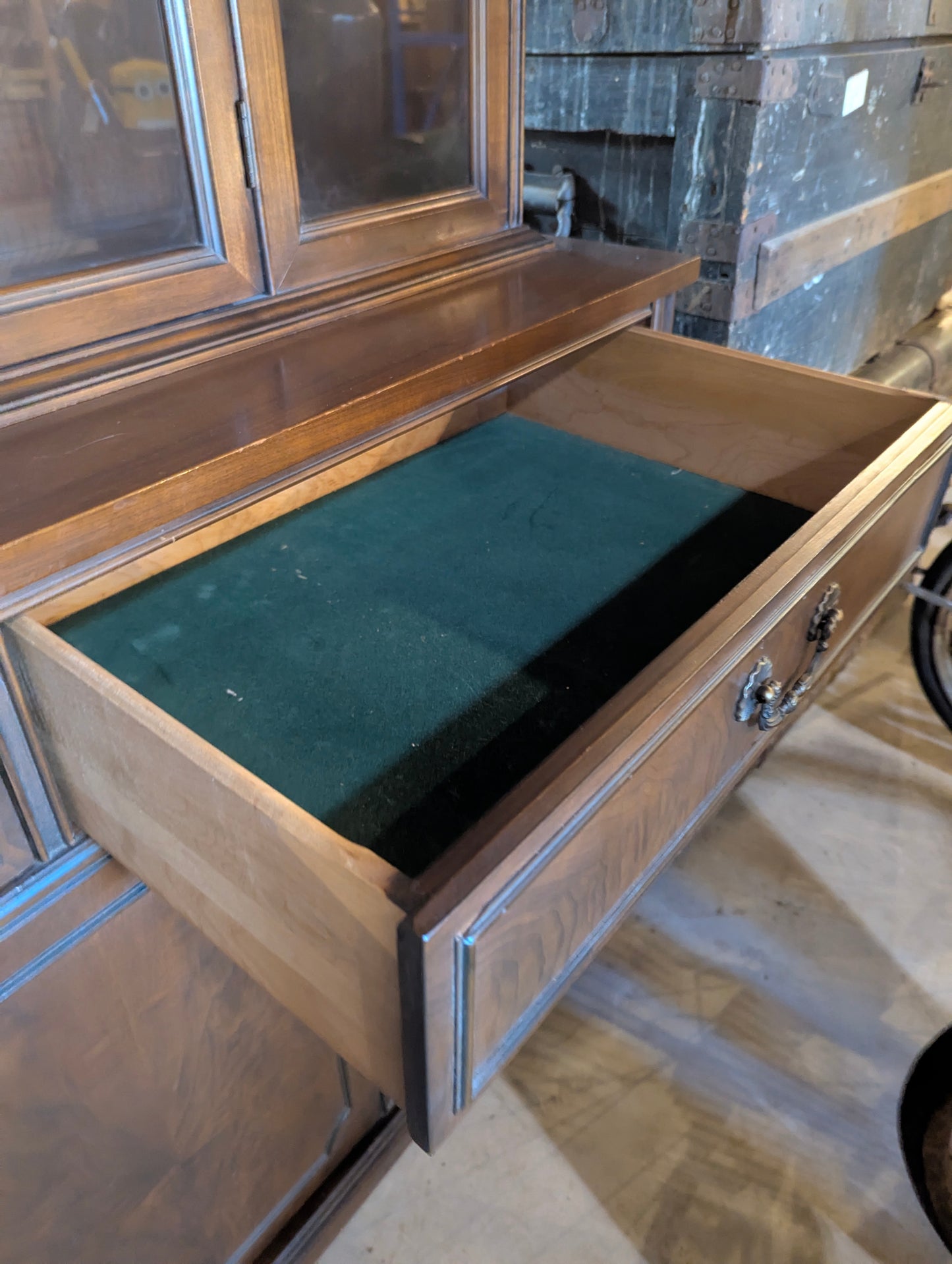Knechtel Buffet & Hutch