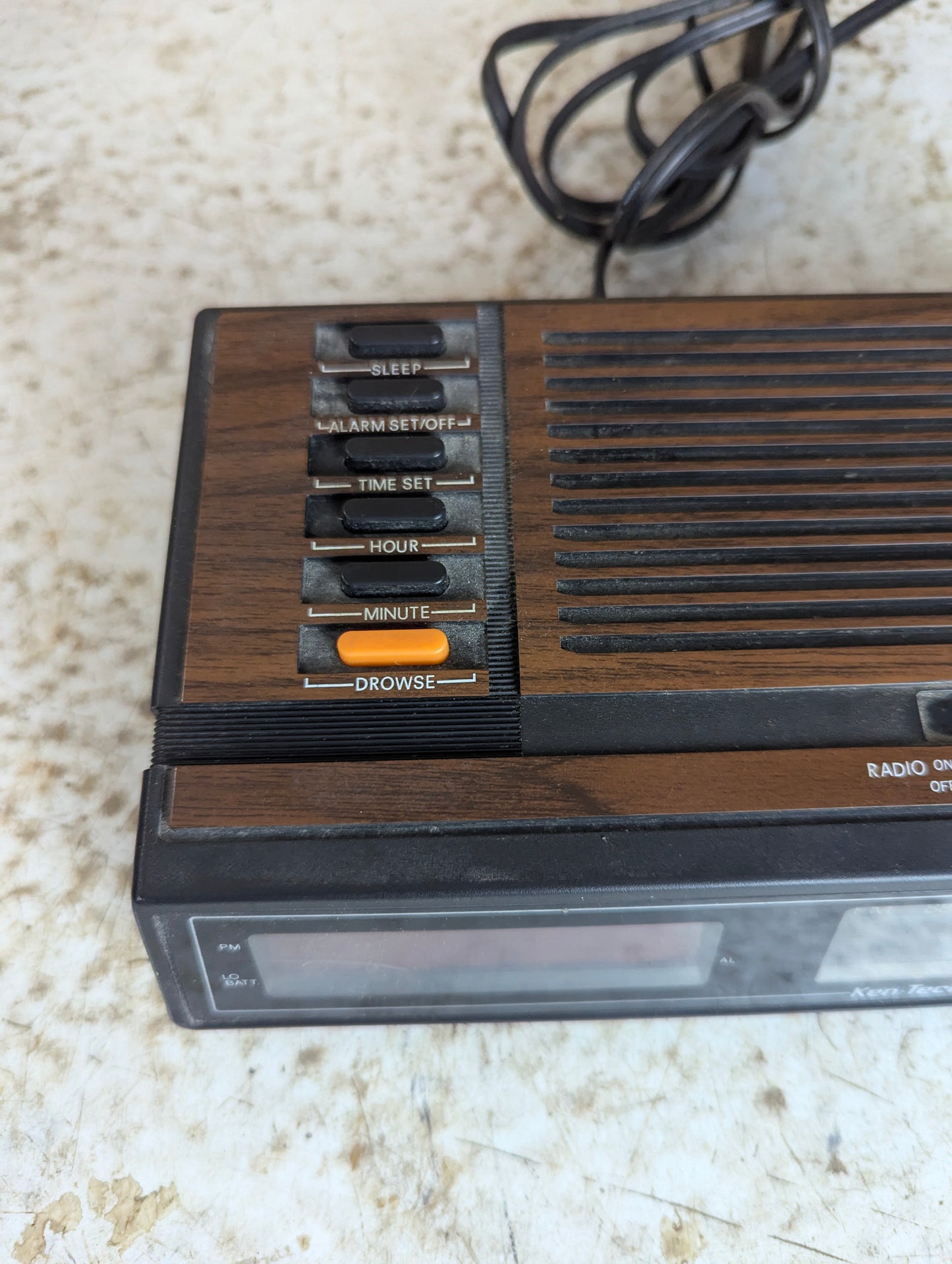 Ken-Tech AM FM Clock Radio Model R-1680