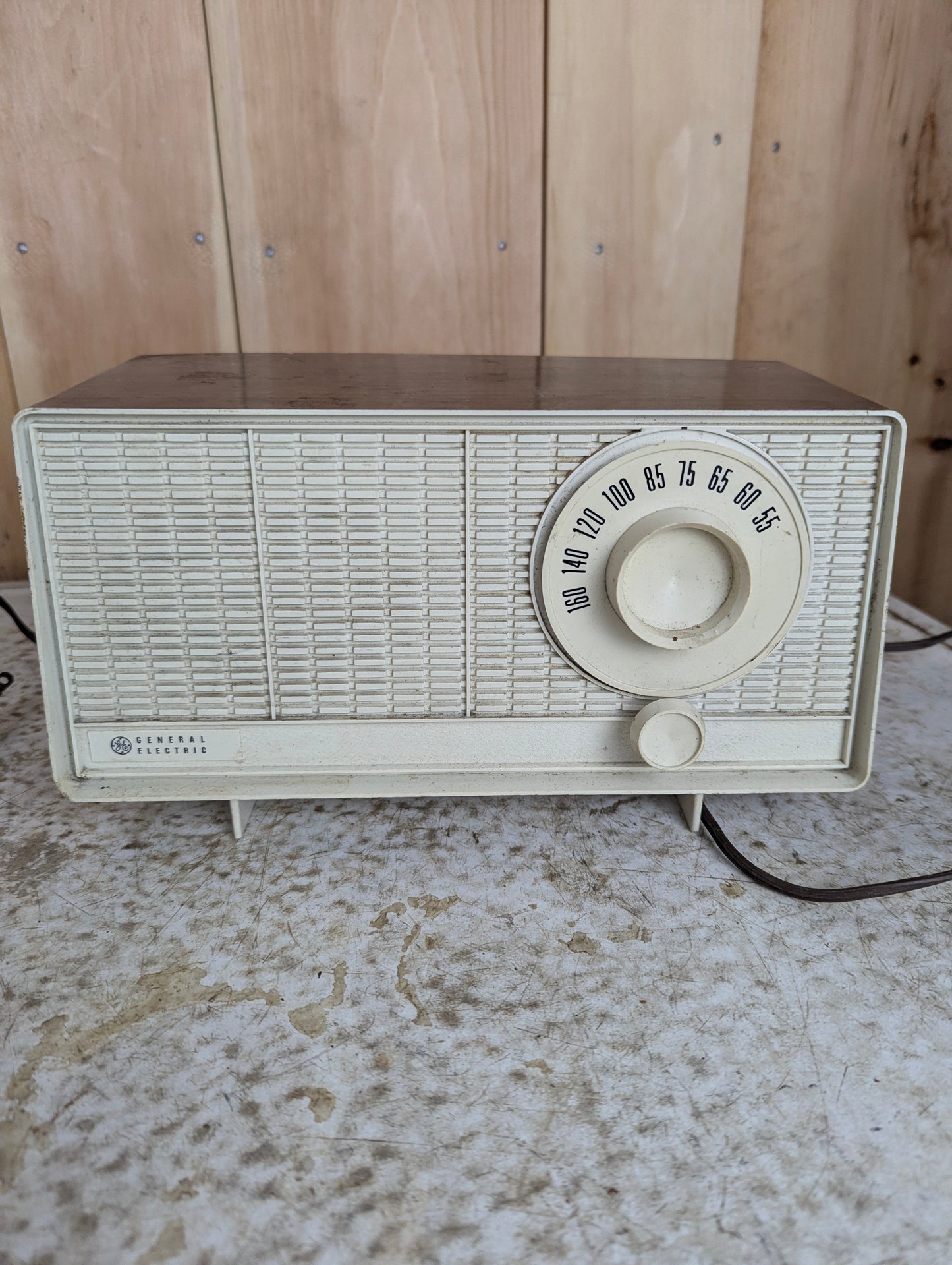 1960’s General Electric Transistor AM Radio