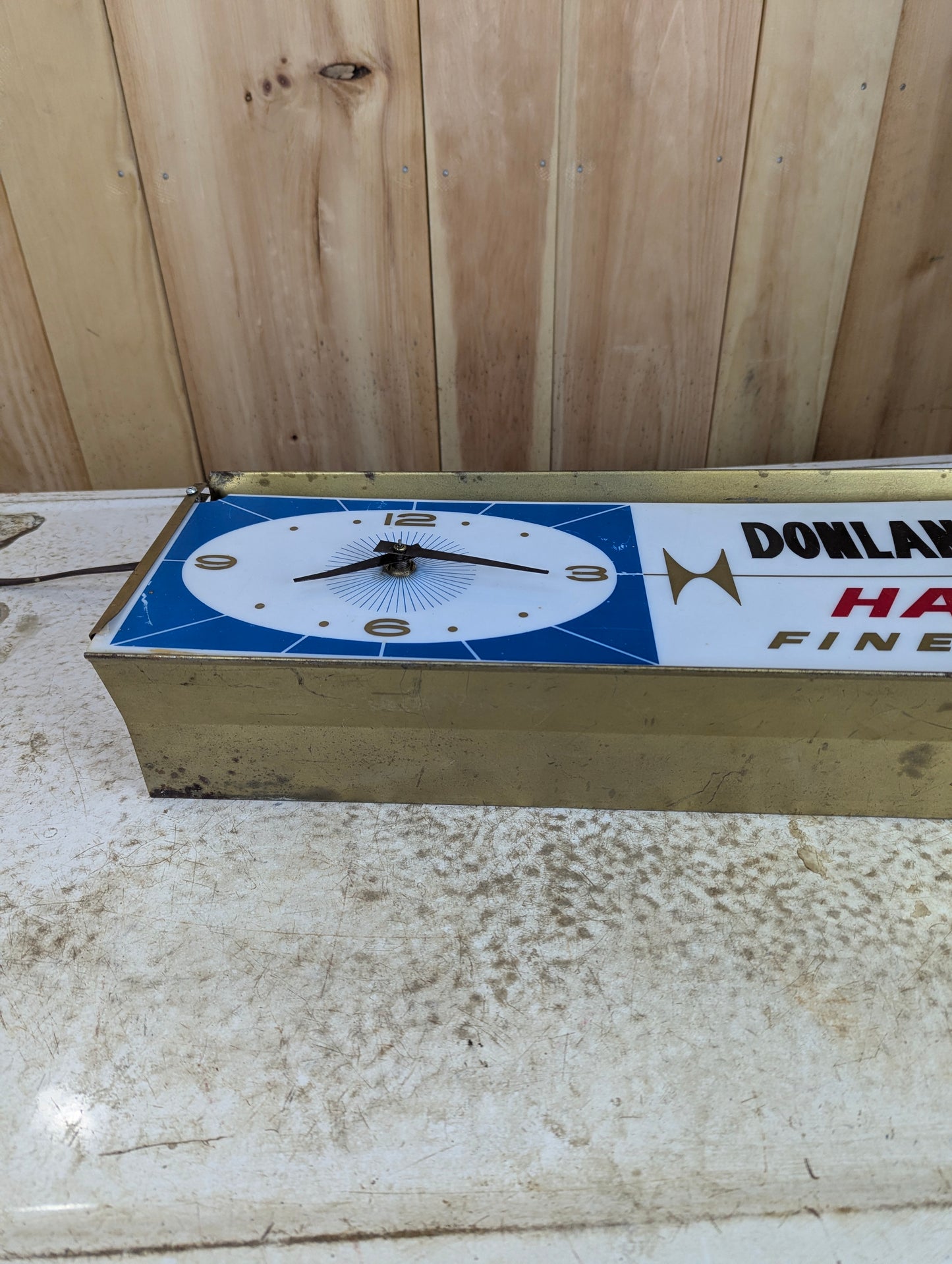 Vintage Donlands Credit Jewellers Hamilton Fine Watches Light Up Sign with Built In Clock