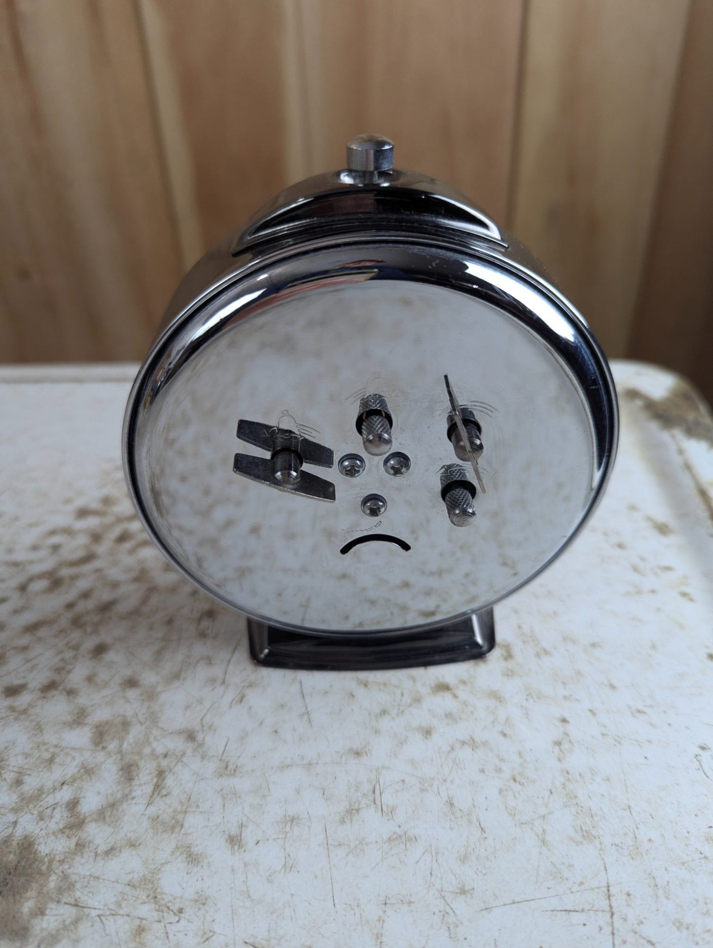 Acurite Vintage-style Wind-Up Bedside Alarm Clock -Tested Working