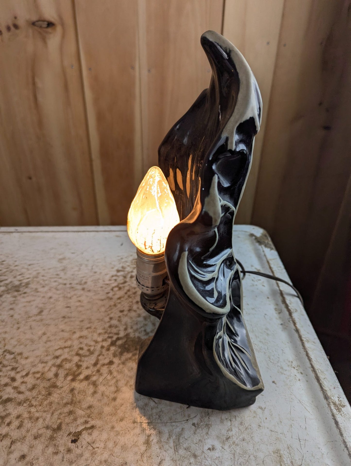 Vintage MCM Black and White Ceramic Leaf TV Lamp