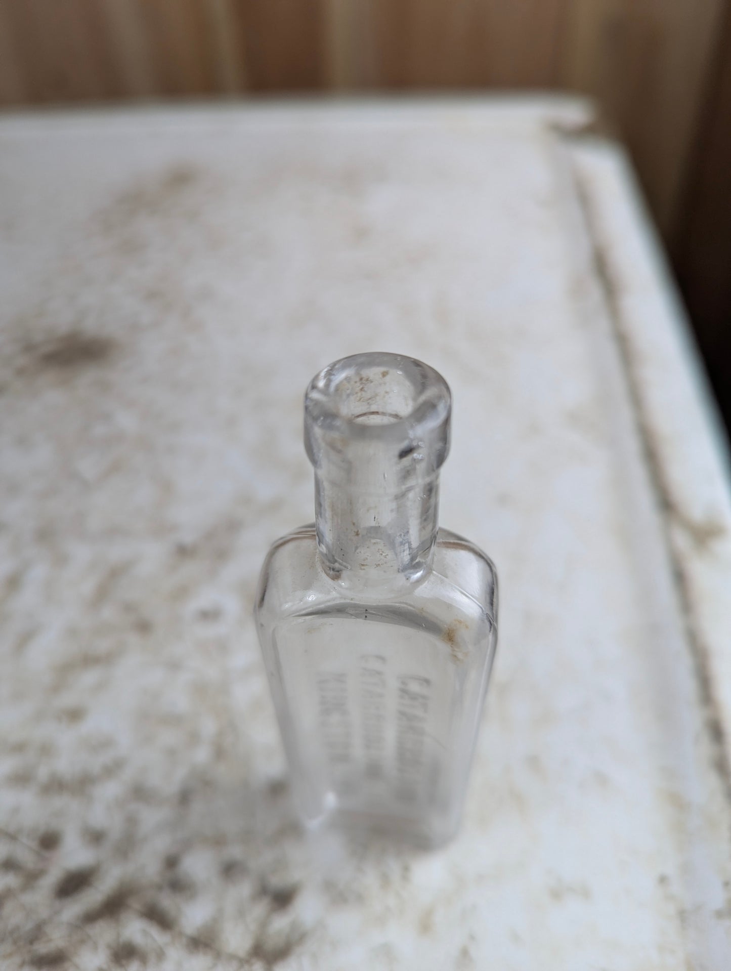 Antique Catarrhozone Patent Medicine Manganese Glass Bottle - view 4