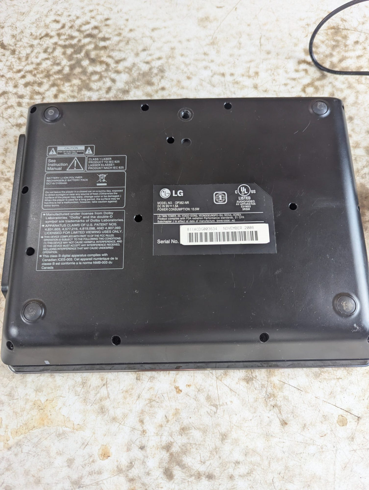 Vintage LG DP382-NR Portable DVD/CD Player with Swivel Screen and Adapter - Works