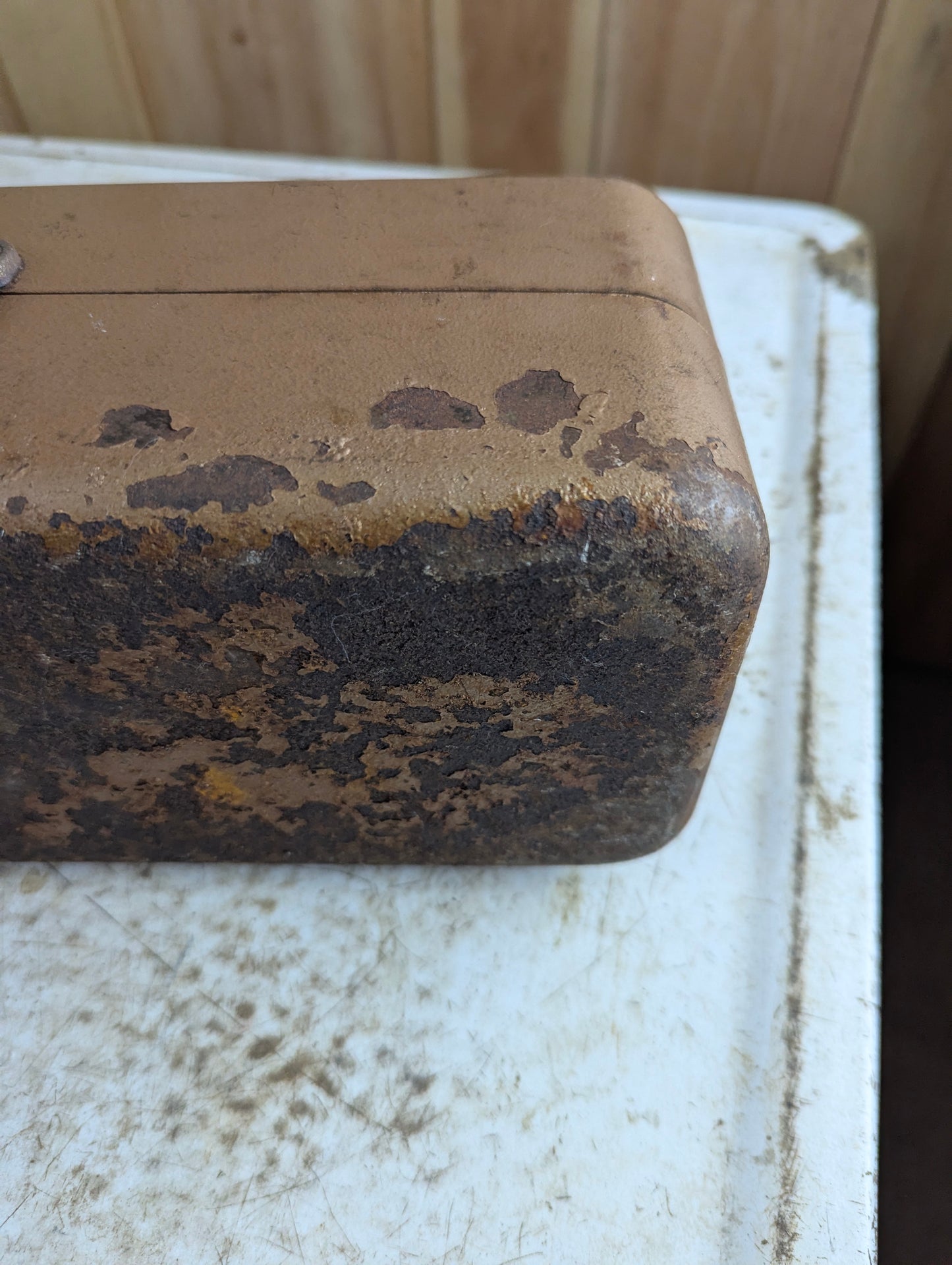 Vintage Park 13.5" x 5" x 5" Metal Tackle Box - view 8