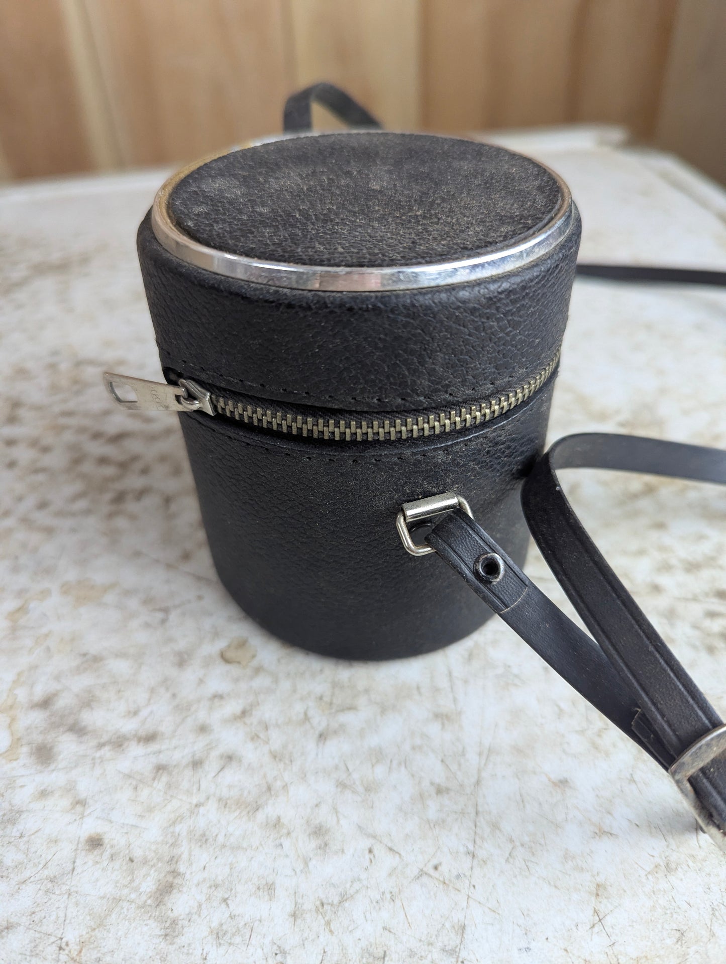 Vintage Universar Auto 28mm f/2.8 Wide Angle Lens with Case - view 5