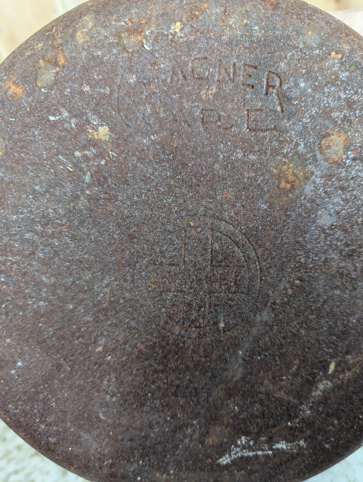 Vintage Wagner Cast Iron Pot - view 5