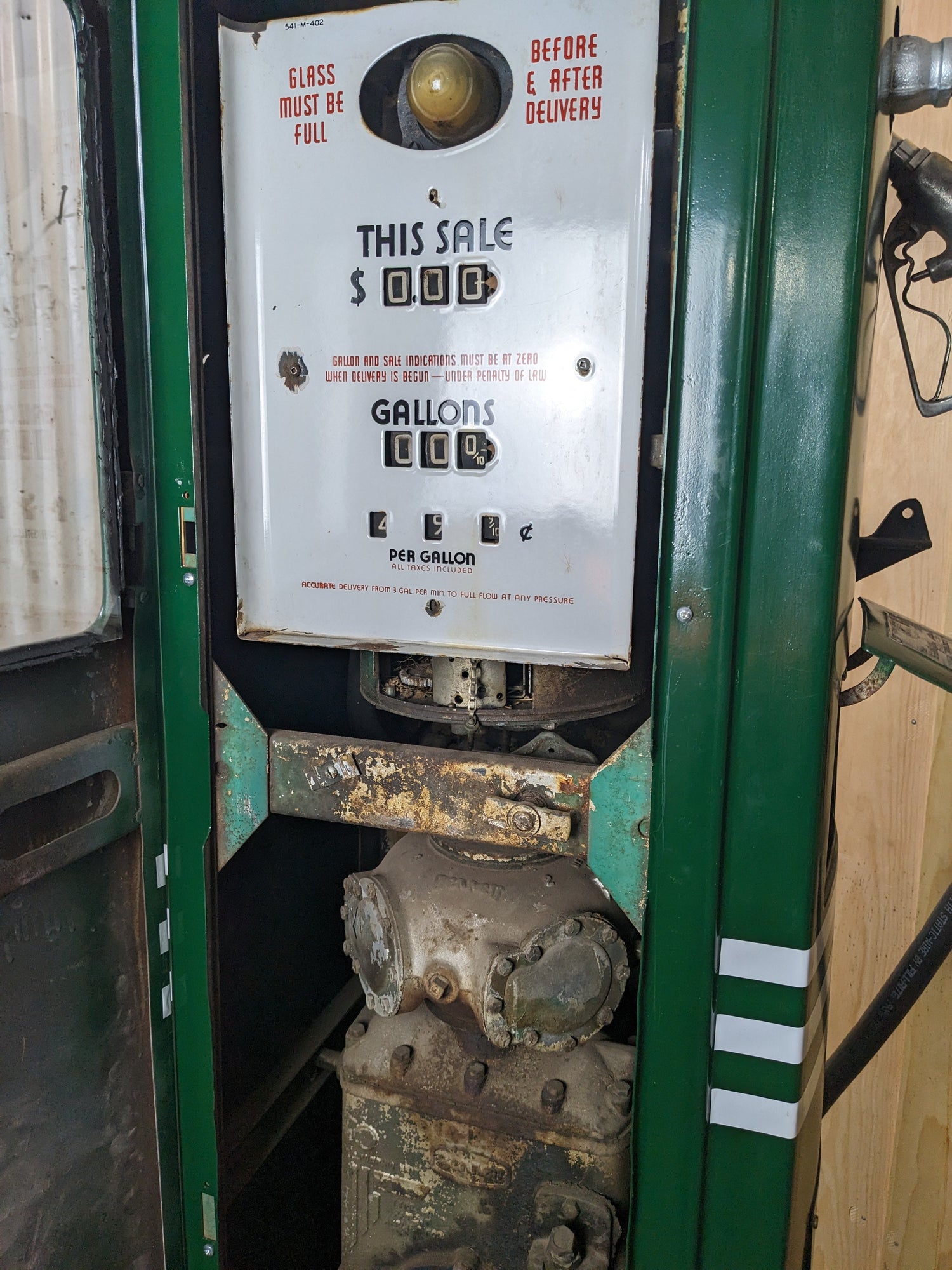 Automotive & Garage Collectibles