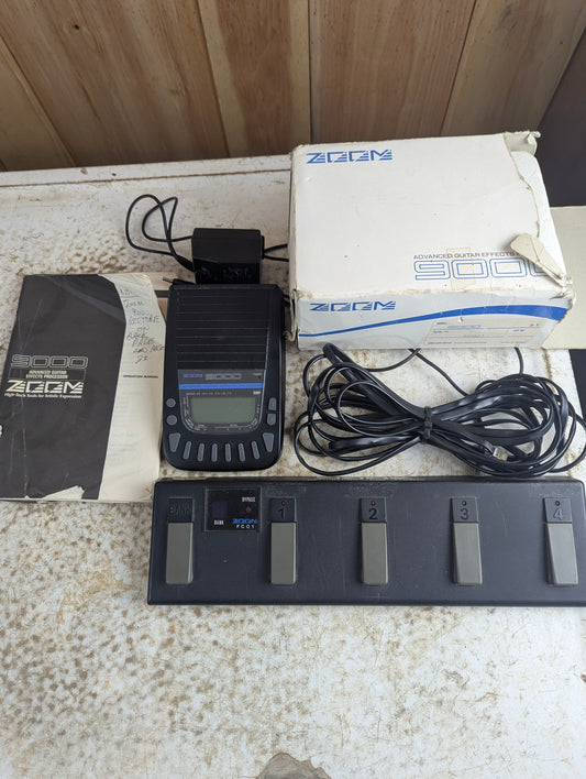 Zoom 9000 Advanced Guitar Effects Processor Complete Set with Pedal, Manual and Box