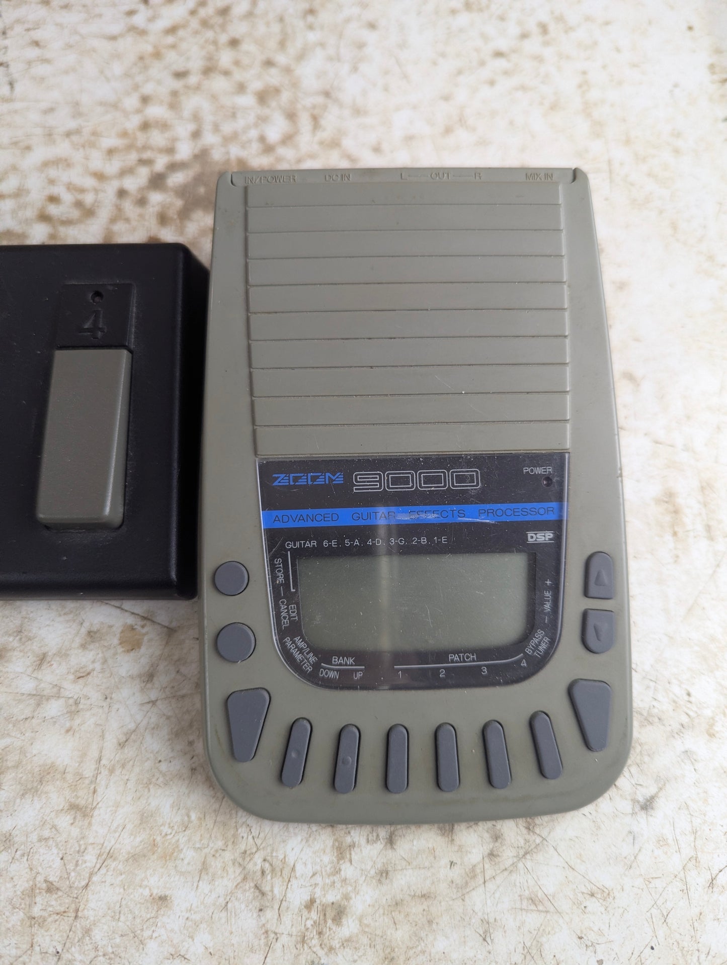 Zoom 9000 Advanced Guitar Effects Processor with FC01 Foot Pedal - Tested and Working